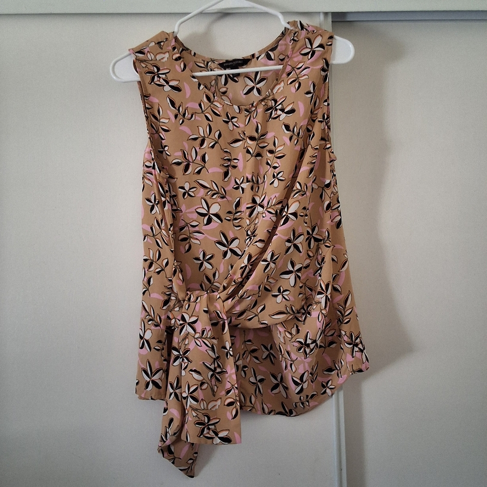 Banana Republic Tan/Pinkwhite /black Floral Size M